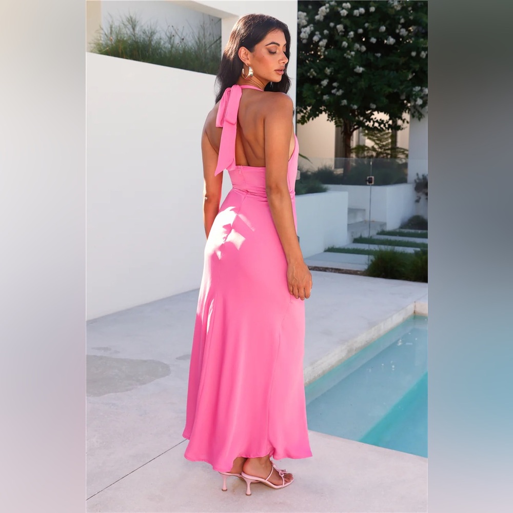 FORMAL SATIN MAXI HOT PINK DRESS XS HELLO MOLLY NEVER WORN HALTER NECK